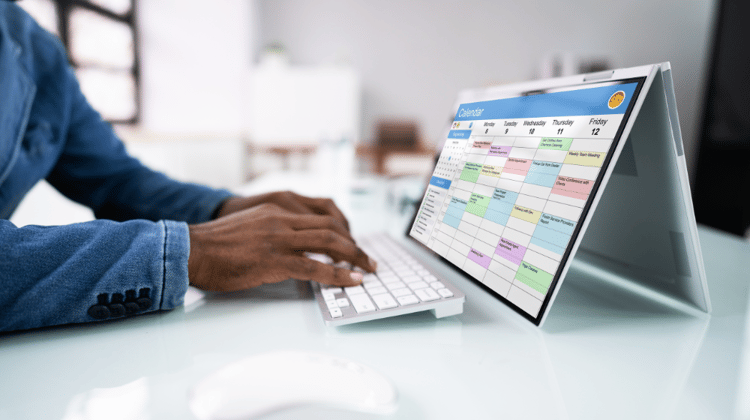 office manager using dental scheduling software