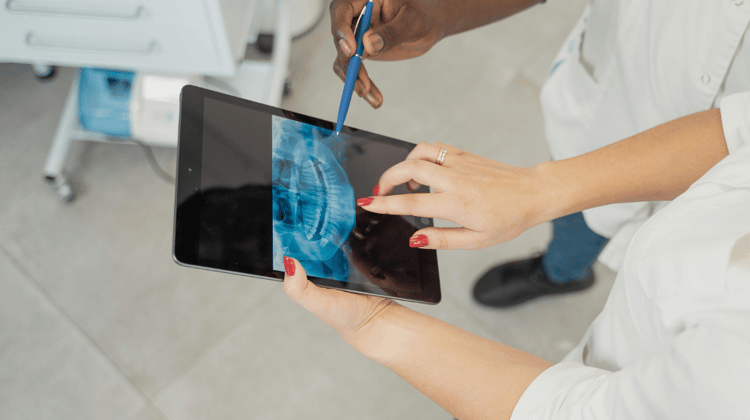 dentists using technology 