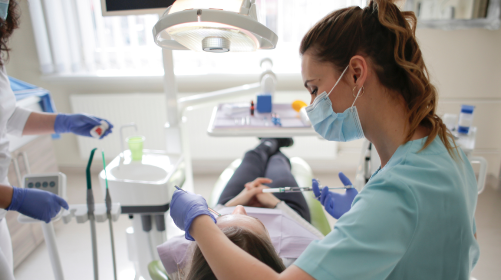 dental hygienist