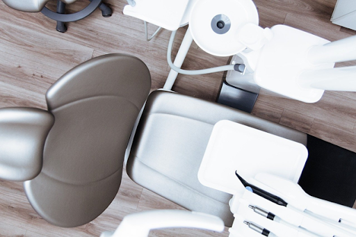 https://f.hubspotusercontent10.net/hubfs/2620515/dental%20practice%20office%20chair%20overhead%20view.png